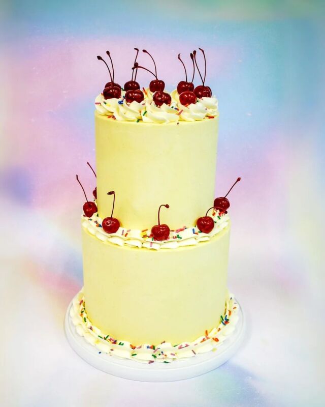 This cake literally puts the FUN in funfetti - perfect for twins celebrating their birthday! 
🎂🎂🎂
This showstopping cake is a vegan funfetti sponge layered and covered with vanilla bean buttercream, topped with cherries and @getbakeduk sprinkles - what a fun cake to make!
🎂🎂🎂
#celebration #celebrationcake #celebrationcakes #cakeme #cakes #cake #funfetti #funfetticake #sprinkles #birthday #birthdaycakeideas