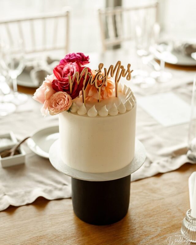 THIS IS SUCH A GREAT IDEA!!! 💡👀 💥 Our lovely couple Shannon & Jordan used 10 of our classic cakes to double up as table numbers at their wedding! How incredible?!...They also painted some flower pots in black to use as stands for the cakes, and hid metallic permanent markers inside the pots for guests to write messages on the pots for them that they will now use for potting herbs and pretty flowers in - what a stunning idea!!! ...Flowers by @blommevirtjommePhotography by @bolandweddings_photography Acrylic number toppers @bakeitbeautiful.co.za Venue @landtscap Decor / Hiring @authenticplanning