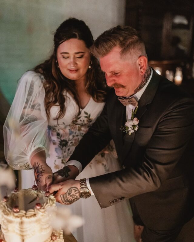 A moment for EPIC cake cuttings!!!
…
Tanya & Llewellyn’s cake cutting pics by @kikitography are the BEST!!! How absolutely rock & roll are these images! 
T & L opted for our Kate design decorated in vintage Lambeth style (frilly) piping, with glitter dipped cherries. The flavour? Our absolutely delicious PINK BUBBLE & RASPBERRY flavour option which is truly a flavour masterpiece of sweetness and tartness. I highly recommend this flavour choice!
…
Venue @saronsbergcellar 
#cake #lambethcake #vintagecake #wedding #weddinginspo #cakecutting #cakes #frillycake #vintagecakes #cakesoninstagram #cakesofinsta #capetowncakes #crumbcakes #crumbcakessa #cakeme