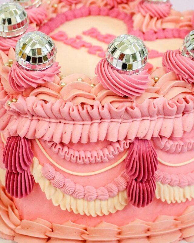I can stare at this pretty piping all day long! This cutie was made for a very special sparkly friend, so we topped it with disco balls instead of cherries!! How cute?

You can order a frilly heart shaped cake directly from our online store, or we can create a completely unique bespoke version bringing your own ideas to life!
…
#celebrationcake #celebrationcakes #birthdaycake #birthdaycakes #cakeme #crumbcakes #cakeme #crumb #capetowncakes #cakesofcapetown