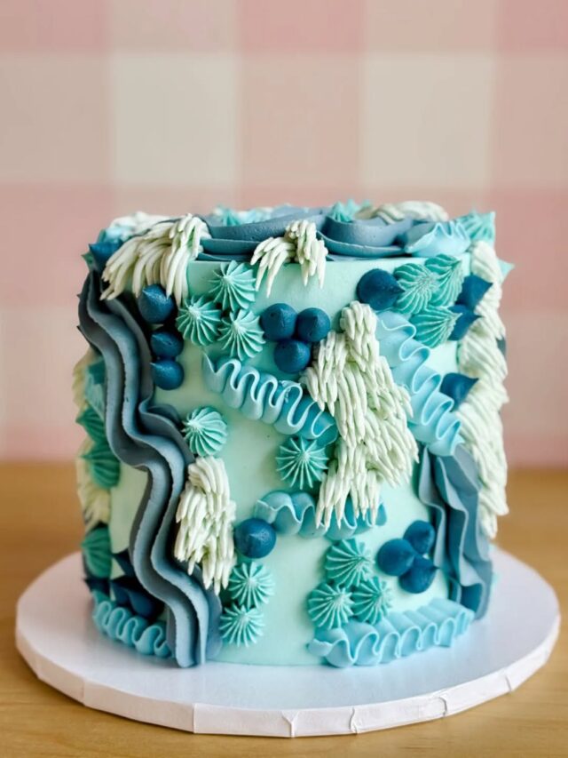 An incredible blue version of our 'It's So Fluffy" design that has definitely been the cake of the month for August! This cake is available to order directly from our online store, or via @cake.cart_ 💕
...
This cake was ordered for a special birthday celebration via our friends at @cake.canteen 🫶
...
Photo Credit to @cake.canteen 📸
#cake #birthdaycake #cakeme #crumb #crumbcakes #crumbcakessa #birthdaycakes #capetowncakes #cakes #cakesofinstagram #cakestagram