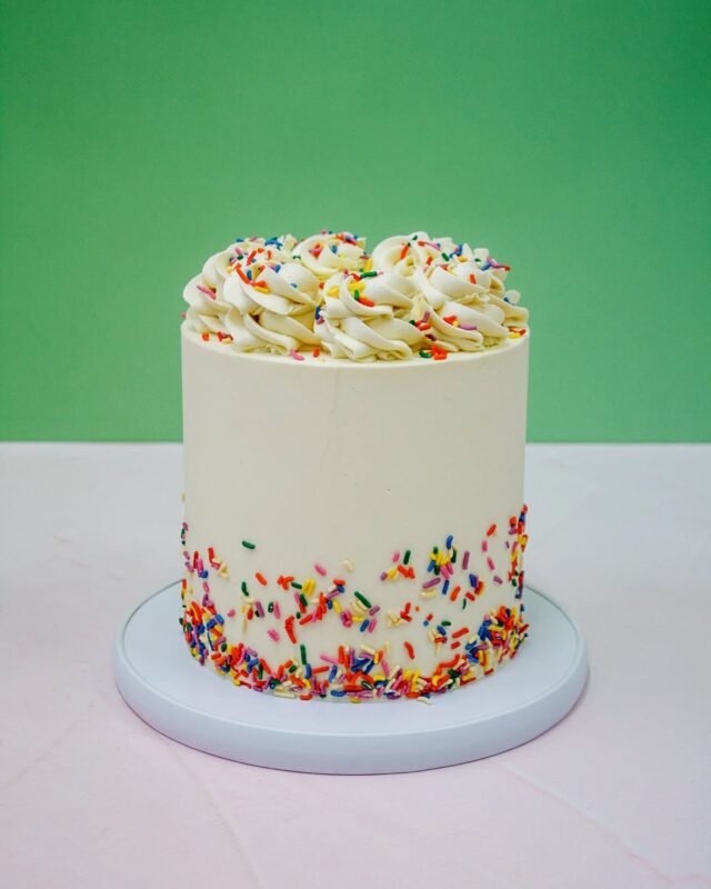 Sprinkle Party 2.0 🌈🌈🌈The perfect cake for ANY celebration. Serve it as it is, or top it with a topper or figurine to match your party's theme. Our Sprinkle Party 2.0 is decorated with the best sprinkles in the biz by @getbakedsupplies - we get these all the way from the UK for you! 🫶🌈🌈🌈#crumb #crumbcakes #crumbcakessa #sprinkles #sprinkleparty