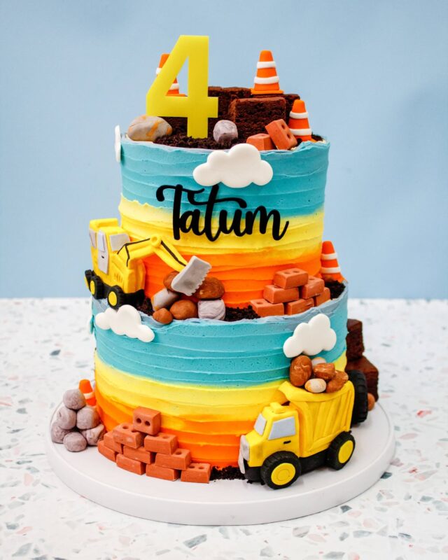 Tatum is 4! 👷‍♂️🚚
...
This is the 4th birthday cake that I've made for Tatum, meaning I have made every single birthday cake that he's had! How INCREDIBLY special is that??
...
I have numerous families that I get to bake for every single year, and it is the cutest thing to see how kids grow up and change their preferences each year. For Tatum we've done Under the sea, farm animals, a train, and now construction. 
This cake was all vegan chocolate cake layered with Belgian chocolate frosting and cocoa nibs, as well as some vegan chocolate brownies to add to the theme.
...
Fondant figures by @mischa_sugarworks
Acrylic topper & name by @_3d_brothers
#veganbycrumb #vegan #vegancakes