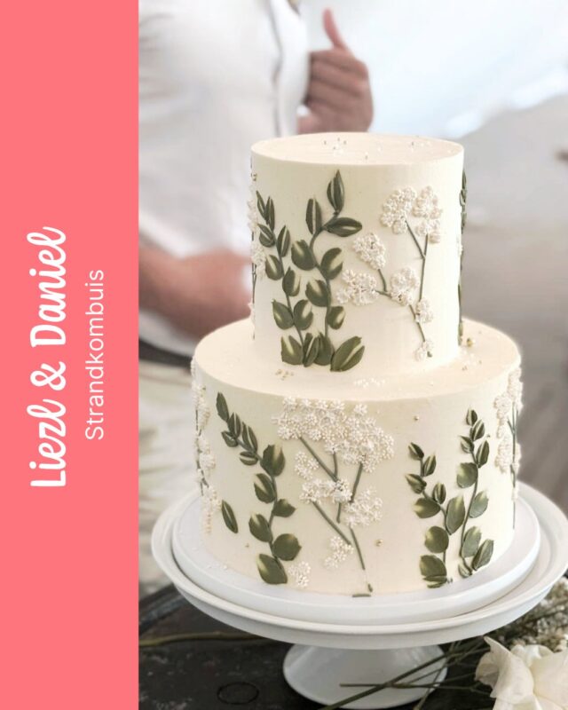 LIEZL & DANIEL…This is such a pretty version of our Cyndi cake size - which has become one of our most popular cake sizes over the 25/26 wedding season. Cyndi is a larger two tier cake that serves approx 80 canapé sized wedding cake pieces. A super sought after size for wedding parties that are not quite around the 100 guest mark. Liezl left this lovely 5 star review about their order:“The Crumb Cake team took our wedding cake vision and exceeded our expectations! Not only was the cake STUNNING and everything we hoped for but both flavours tasted SENSATIONAL! What an amazing bakery!”Thank you Liezl & Daniel!! I loved creating this for you!!!#weddingcake #weddingcakes …Venue @strandkombuis.life Photography @silverdunephoto