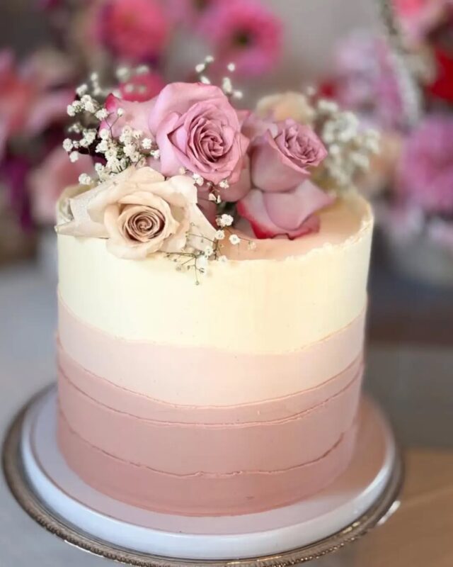Layer Me Up Buttercup! 🌸🌸🌸Order a cake and make it your own - your way! This is such a pretty example of where our client ordered our "Layer Me Up Buttercup" design from our online store, then customised it with fresh flowers for her event...This cake design works so well as the layers of buttercream around the base are customisable in colour, so you can easily make this your own by adding a topper, a figurine or a toy, or even fresh flowers to make it work for your event - a DIY of sorts! Available to order from our online store